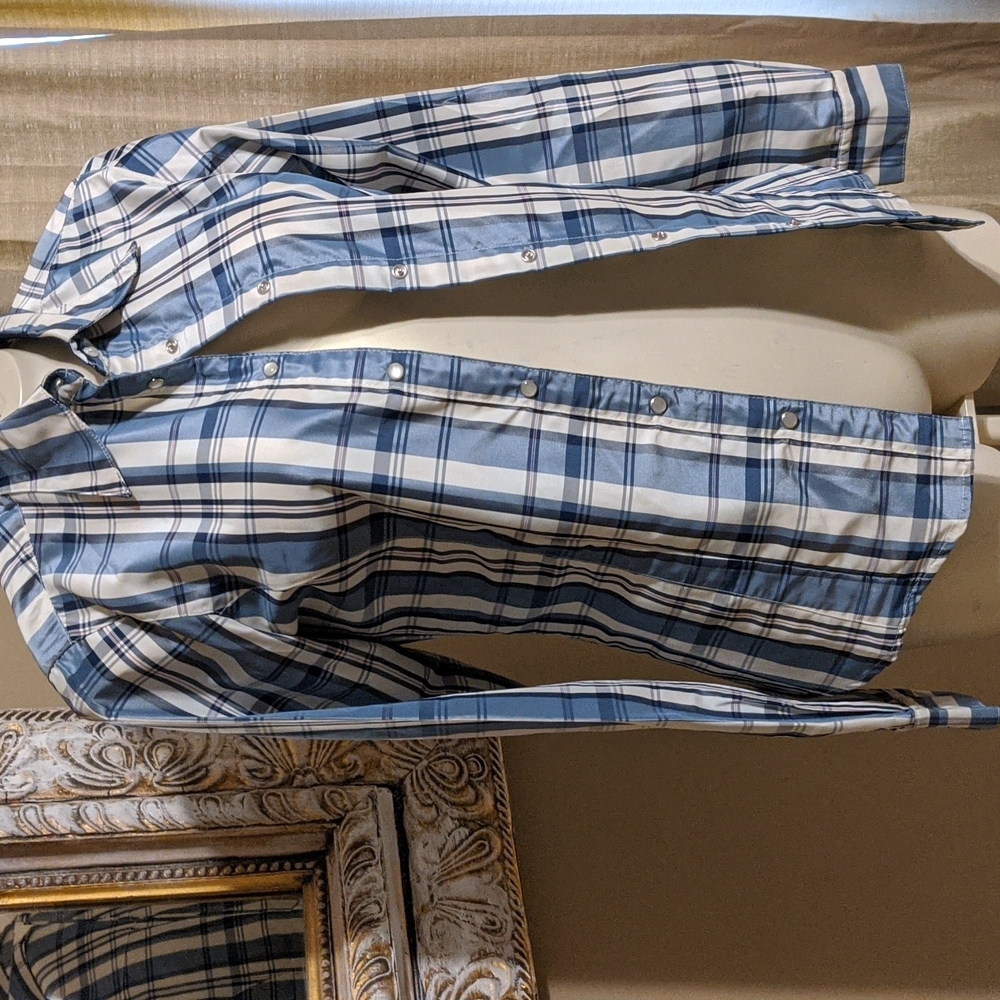 Never worn Wrangler Western shirt